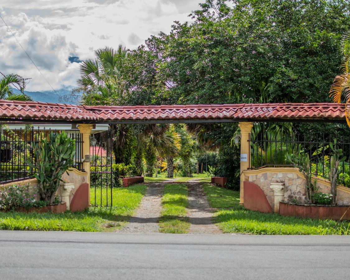 Linda Casa De Verano Con Amplias Zonas Verdes San Isidro De El General Extérieur photo
